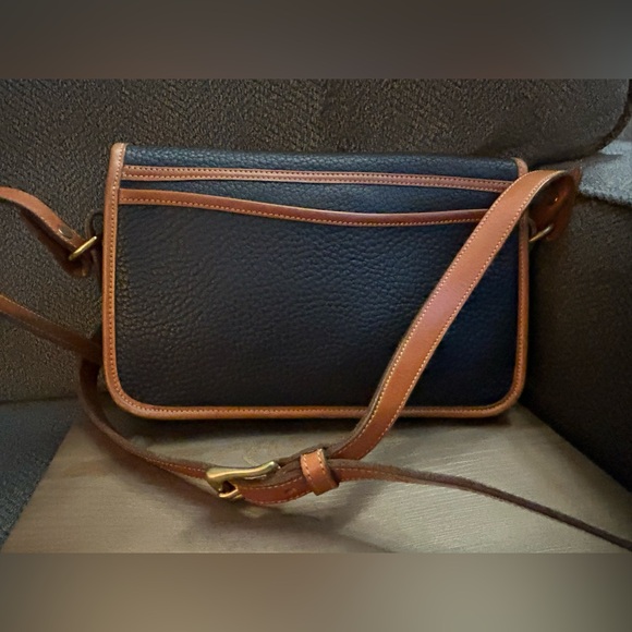 Beautiful vintage Dooney & Bourke shoulder bag/crossbody in navy blue AWL. - Picture 2 of 16
